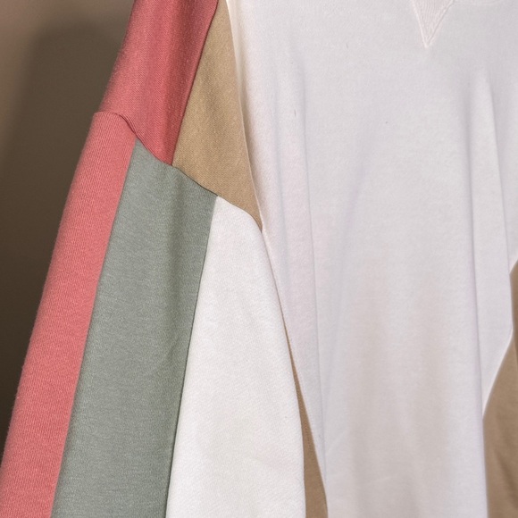 Vinyl Icons Cream Sweatshirt Size large - Picture 3 of 4